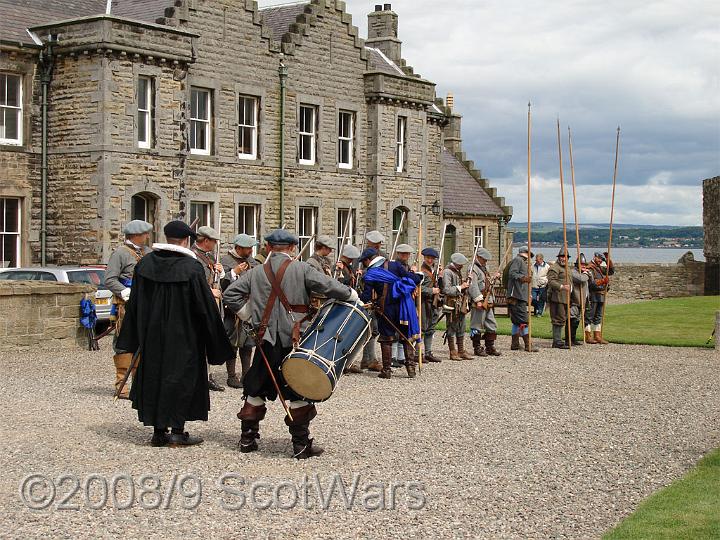 DSC00148-01.jpg - Sealed Knot - Scots Brigade.Frasers, Gordons and O`Cahans at Blackness 2006Credit: Photo taken by Joan Lindsay of Sir William Gordons