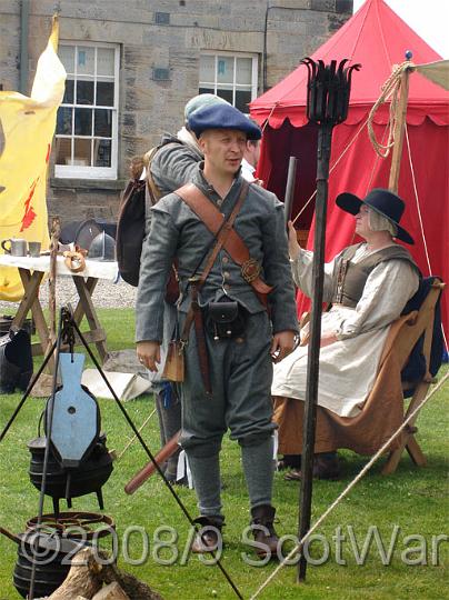 DSC00168-01.jpg - Sealed Knot - Scots Brigade.Frasers, Gordons and O`Cahans at Blackness 2006Credit: Photo taken by Joan Lindsay of Sir William Gordons