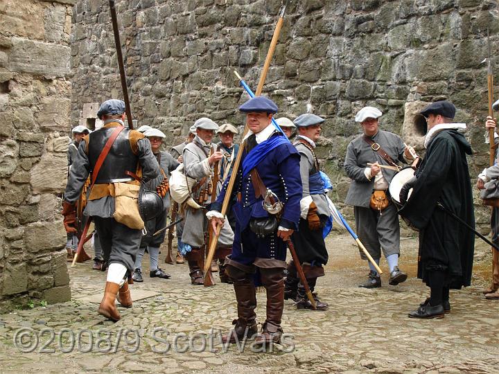 DSC00185-01.jpg - Sealed Knot - Scots Brigade.Frasers, Gordons and O`Cahans at Blackness 2006Credit: Photo taken by Joan Lindsay of Sir William Gordons