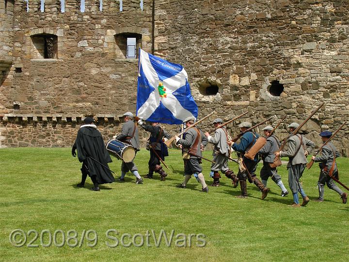 DSC00192-01.jpg - Sealed Knot - Scots Brigade.Frasers, Gordons and O`Cahans at Blackness 2006Credit: Photo taken by Joan Lindsay of Sir William Gordons