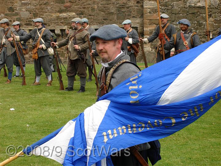 DSC00213-01.jpg - Sealed Knot - Scots Brigade.Frasers, Gordons and O`Cahans at Blackness 2006Credit: Photo taken by Joan Lindsay of Sir William Gordons