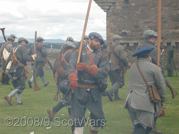 DSC00216-01.jpg - Sealed Knot - Scots Brigade.Frasers, Gordons and O`Cahans at Blackness 2006Credit: Photo taken by Joan Lindsay of Sir William Gordons