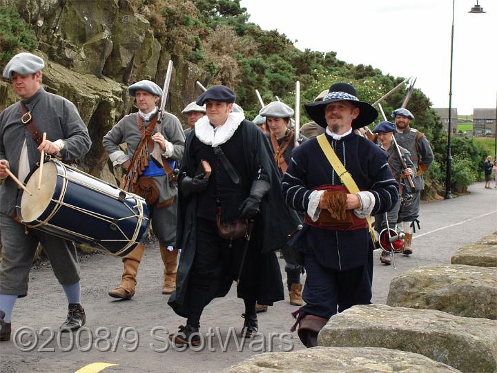 DSC00264-01.jpg - Sealed Knot - Scots Brigade.Frasers, Gordons and O`Cahans at Blackness 2006Credit: Photo taken by Joan Lindsay of Sir William Gordons