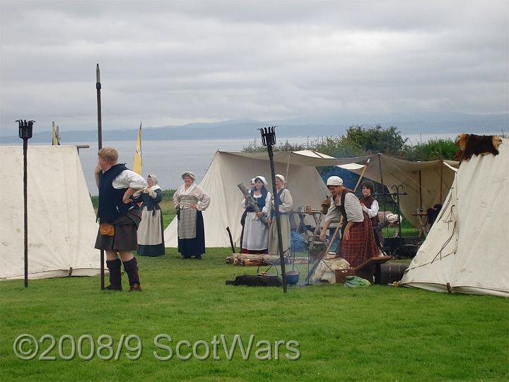 DSC00415-01.jpg - Sealed Knot - Scots BrigadeFrasers and Gordons at Duart castle, Mull, 2006Credit: Photo taken by Joan Lindsay