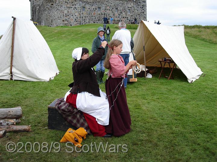 DSC00432-01.jpg - Sealed Knot - Scots BrigadeFrasers and Gordons at Duart castle, Mull, 2006Credit: Photo taken by Joan Lindsay