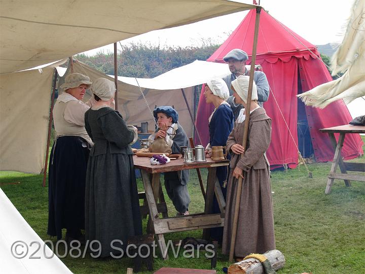 DSC00502-01.jpg - Sealed Knot - Scots BrigadeFrasers and Gordons at Duart castle, Mull, 2006Credit: Photo taken by Joan Lindsay