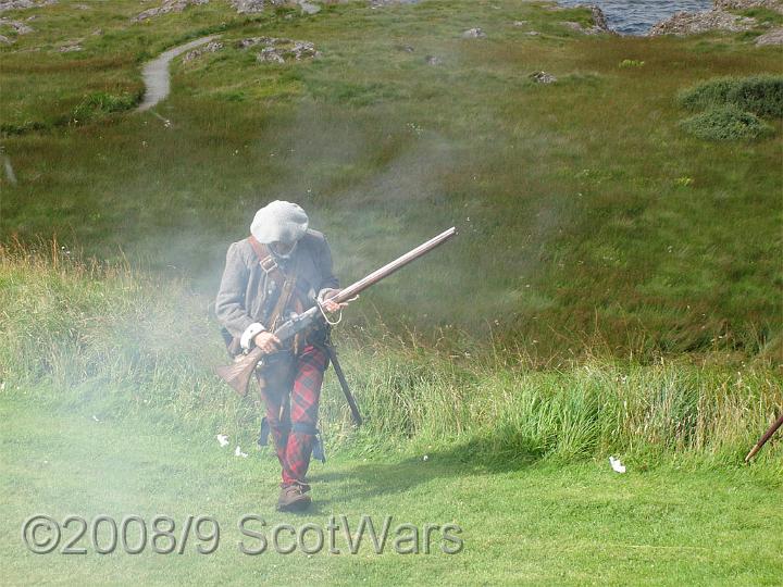 DSC00509-01.jpg - Sealed Knot - Scots BrigadeFrasers and Gordons at Duart castle, Mull, 2006Credit: Photo taken by Joan Lindsay