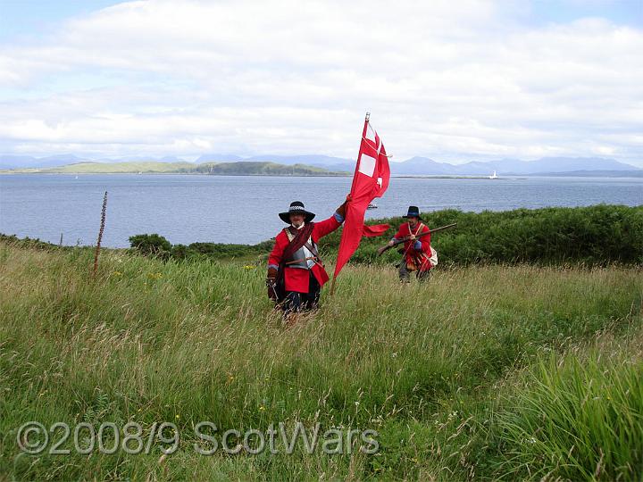 DSC00518-01.jpg - Sealed Knot - Scots BrigadeFrasers and Gordons at Duart castle, Mull, 2006Credit: Photo taken by Joan Lindsay