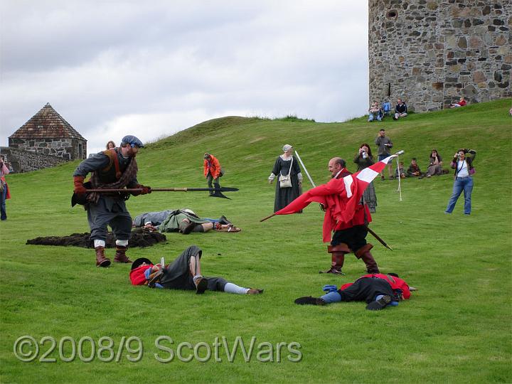 DSC00525-01.jpg - Sealed Knot - Scots BrigadeFrasers and Gordons at Duart castle, Mull, 2006Credit: Photo taken by Joan Lindsay