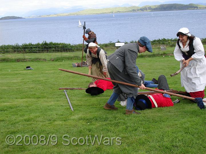 DSC00536-01.jpg - Sealed Knot - Scots BrigadeFrasers and Gordons at Duart castle, Mull, 2006Credit: Photo taken by Joan Lindsay