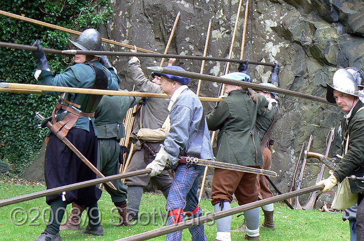 Dumbarton-077.jpg - SK event, June 2008, Scots Brigade at Dumbarton Castle.Frasers, Gordons, O`Cahans and Lachtnans. Credit Joan Lindsay of Gordons Coy.