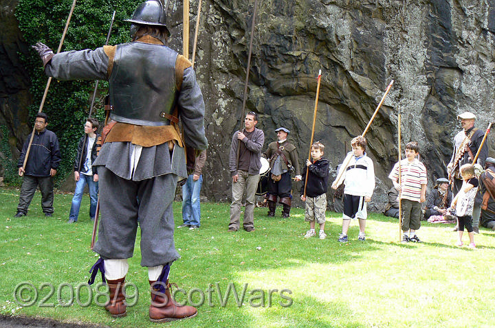 Dumbarton-090.jpg - SK event, June 2008, Scots Brigade at Dumbarton Castle.Frasers, Gordons, O`Cahans and Lachtnans. Credit Joan Lindsay of Gordons Coy.