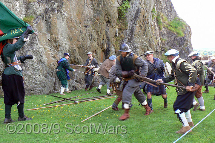 Dumbarton-140.jpg - SK event, June 2008, Scots Brigade at Dumbarton Castle.Frasers, Gordons, O`Cahans and Lachtnans. Credit Joan Lindsay of Gordons Coy.