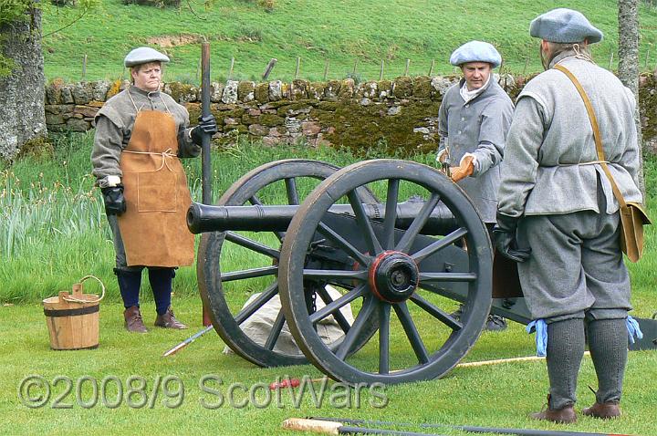 Edzell-2007-144.jpg - Sealed Knot - Scots BrigadeFrasers and Gordons at Edzell castle, May 2007Credit: Photo taken by Joan Lindsay of Sir William Gordons