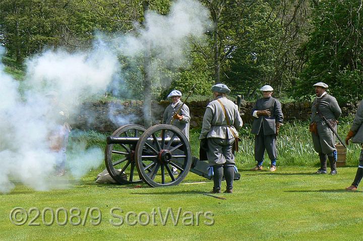 Edzell-2007-168.jpg - Sealed Knot - Scots BrigadeFrasers and Gordons at Edzell castle, May 2007Credit: Photo taken by Joan Lindsay of Sir William Gordons