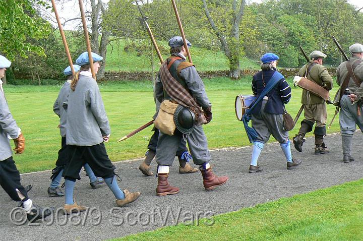 Edzell-2007-190.jpg - Sealed Knot - Scots BrigadeFrasers and Gordons at Edzell castle, May 2007Credit: Photo taken by Joan Lindsay of Sir William Gordons