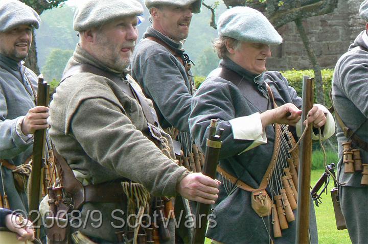 Edzell-2007-204.jpg - Sealed Knot - Scots BrigadeFrasers and Gordons at Edzell castle, May 2007Credit: Photo taken by Joan Lindsay of Sir William Gordons