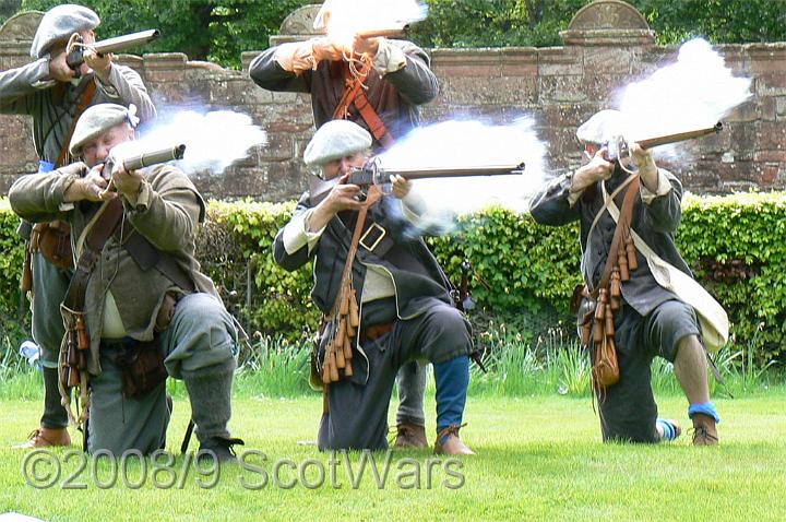 Edzell-2007-281.jpg - Sealed Knot - Scots BrigadeFrasers and Gordons at Edzell castle, May 2007Credit: Photo taken by Joan Lindsay of Sir William Gordons