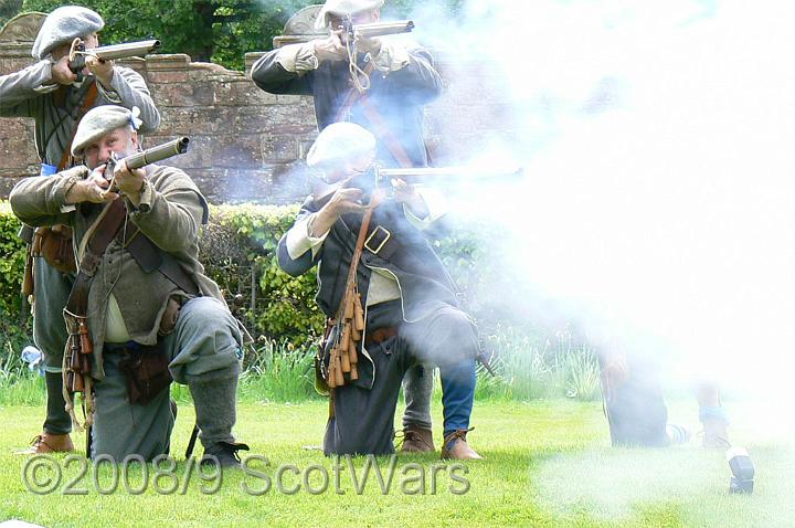 Edzell-2007-282.jpg - Sealed Knot - Scots BrigadeFrasers and Gordons at Edzell castle, May 2007Credit: Photo taken by Joan Lindsay of Sir William Gordons