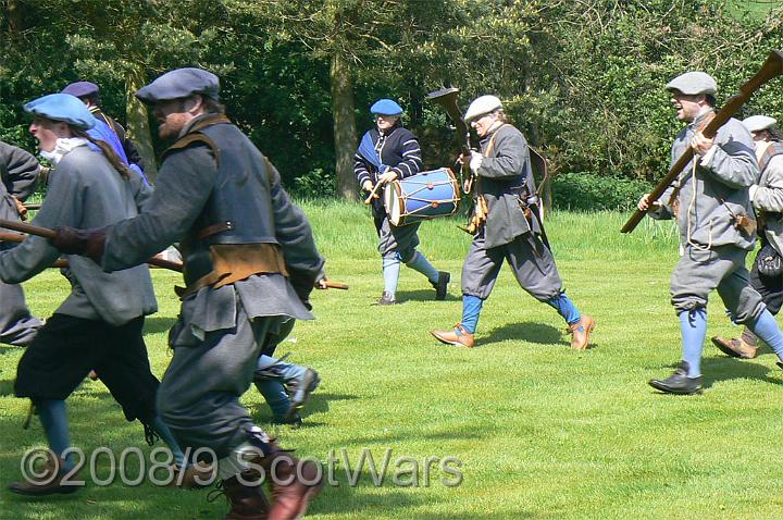 Edzell-2007-296.jpg - Sealed Knot - Scots BrigadeFrasers and Gordons at Edzell castle, May 2007Credit: Photo taken by Joan Lindsay of Sir William Gordons