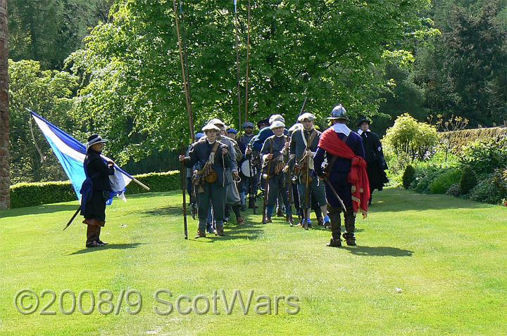 Edzell-2007-308.jpg - Sealed Knot - Scots BrigadeFrasers and Gordons at Edzell castle, May 2007Credit: Photo taken by Joan Lindsay of Sir William Gordons