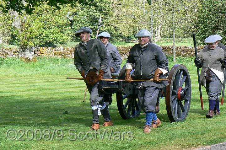 Edzell-2007-356.jpg - Sealed Knot - Scots BrigadeFrasers and Gordons at Edzell castle, May 2007Credit: Photo taken by Joan Lindsay of Sir William Gordons