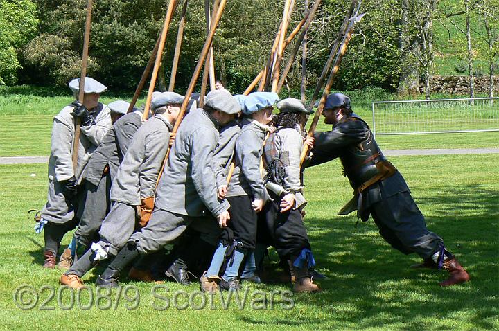 Edzell-2007-499.jpg - Sealed Knot - Scots BrigadeFrasers and Gordons at Edzell castle, May 2007Credit: Photo taken by Joan Lindsay of Sir William Gordons