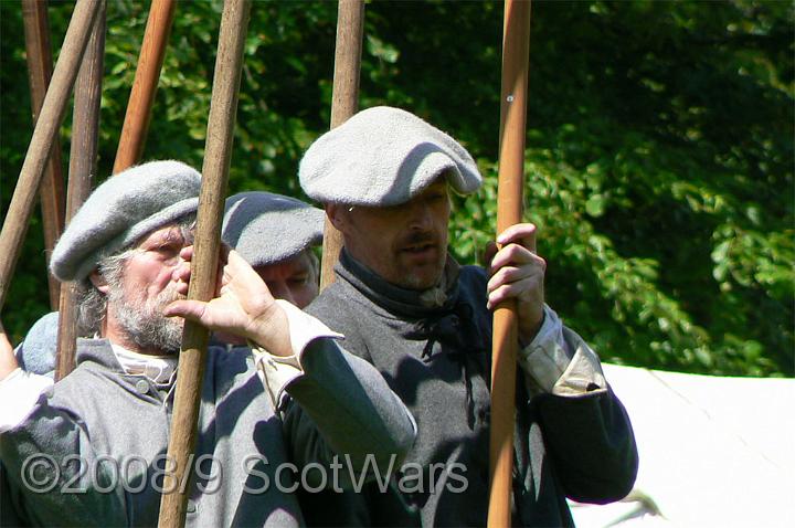 Edzell-2007-509.jpg - Sealed Knot - Scots BrigadeFrasers and Gordons at Edzell castle, May 2007Credit: Photo taken by Joan Lindsay of Sir William Gordons