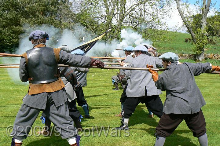 Edzell-2007-624.jpg - Sealed Knot - Scots BrigadeFrasers and Gordons at Edzell castle, May 2007Credit: Photo taken by Joan Lindsay of Sir William Gordons