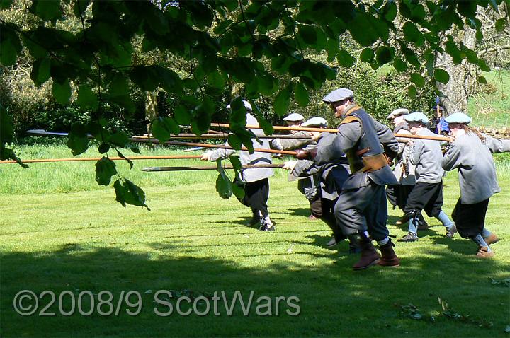 Edzell-2007-657.jpg - Sealed Knot - Scots BrigadeFrasers and Gordons at Edzell castle, May 2007Credit: Photo taken by Joan Lindsay of Sir William Gordons