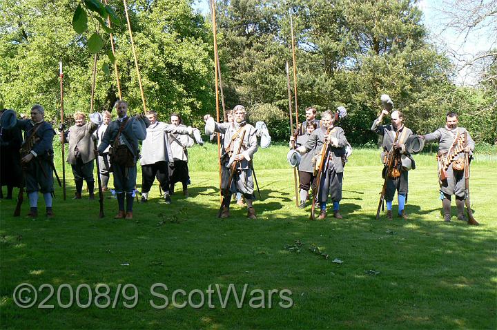 Edzell-2007-660.jpg - Sealed Knot - Scots BrigadeFrasers and Gordons at Edzell castle, May 2007Credit: Photo taken by Joan Lindsay of Sir William Gordons