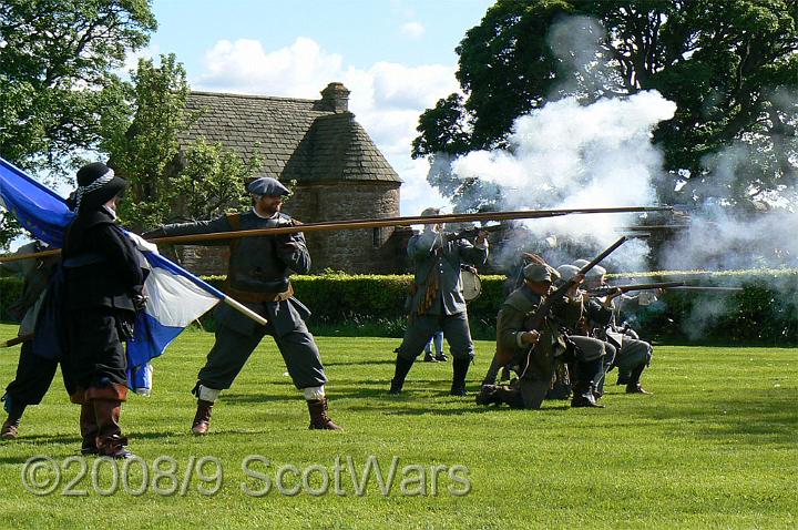 Edzell-2007-712.jpg - Sealed Knot - Scots BrigadeFrasers and Gordons at Edzell castle, May 2007Credit: Photo taken by Joan Lindsay of Sir William Gordons