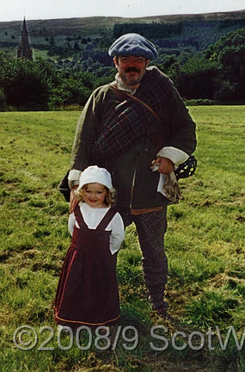 0215.jpg - Rab and Mhairi at Falkland Palace, SK Mini 1999