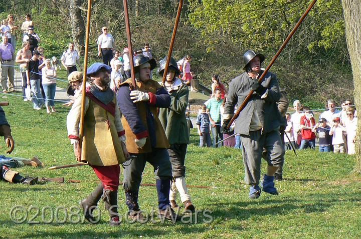 morpeth-2007-322.jpg - Sealed Knot - Scots Brigade; Frasers and Gordons at Glenhams Morpeth event, April 2007Credit: Photo taken by Joan Lindsay of Sir William Gordons