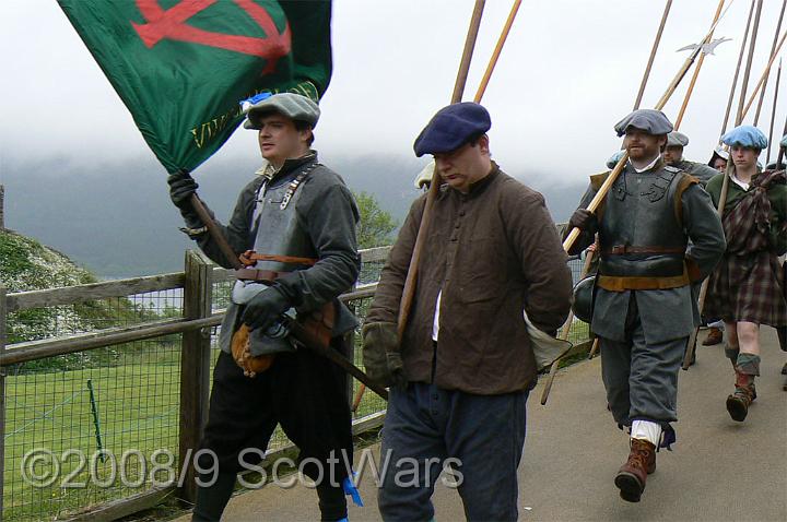 Urquhart-2007-139.jpg - Sealed Knot - Scots BrigadeFrasers, Gordons, O`Cahans and Lachtnans at Urquhart castle, June 2007Credit: Photo taken by Joan Lindsay of Sir William Gordons