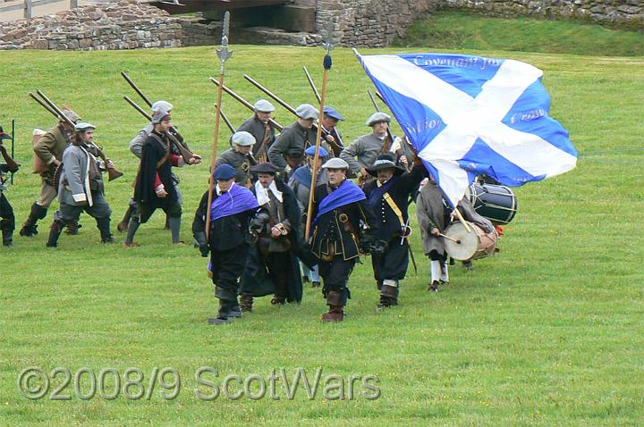 Urquhart-2007-144.jpg - Sealed Knot - Scots BrigadeFrasers, Gordons, O`Cahans and Lachtnans at Urquhart castle, June 2007Credit: Photo taken by Joan Lindsay of Sir William Gordons