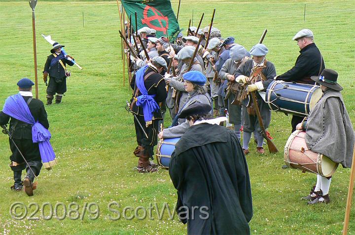 Urquhart-2007-154.jpg - Sealed Knot - Scots BrigadeFrasers, Gordons, O`Cahans and Lachtnans at Urquhart castle, June 2007Credit: Photo taken by Joan Lindsay of Sir William Gordons