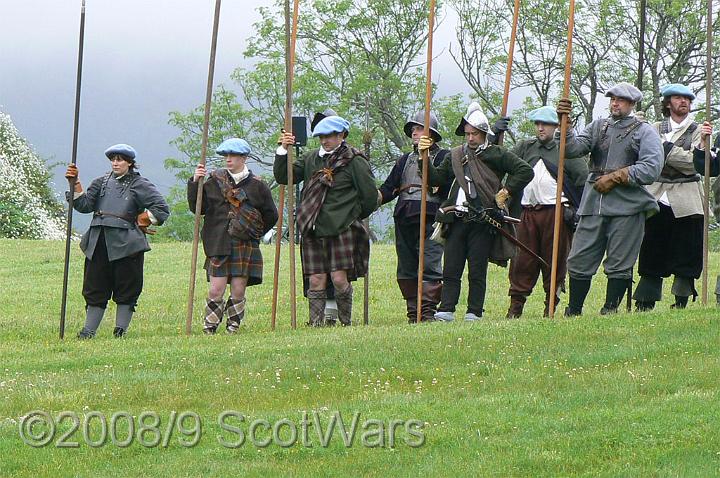 Urquhart-2007-172.jpg - Sealed Knot - Scots BrigadeFrasers, Gordons, O`Cahans and Lachtnans at Urquhart castle, June 2007Credit: Photo taken by Joan Lindsay of Sir William Gordons