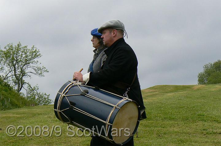 Urquhart-2007-211.jpg - Sealed Knot - Scots BrigadeFrasers, Gordons, O`Cahans and Lachtnans at Urquhart castle, June 2007Credit: Photo taken by Joan Lindsay of Sir William Gordons