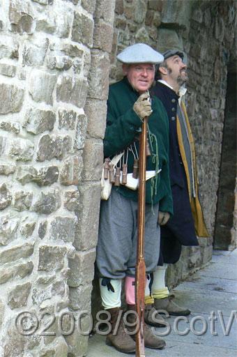 Urquhart-2007-222.jpg - Sealed Knot - Scots BrigadeFrasers, Gordons, O`Cahans and Lachtnans at Urquhart castle, June 2007Credit: Photo taken by Joan Lindsay of Sir William Gordons