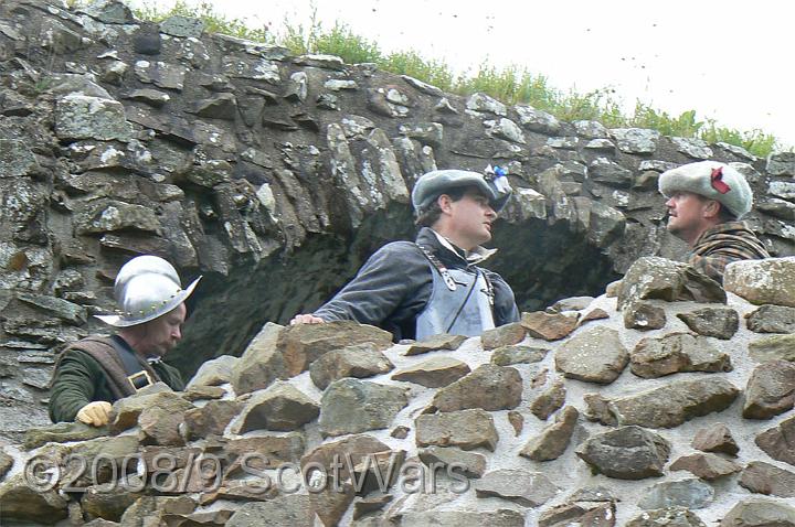 Urquhart-2007-230.jpg - Sealed Knot - Scots BrigadeFrasers, Gordons, O`Cahans and Lachtnans at Urquhart castle, June 2007Credit: Photo taken by Joan Lindsay of Sir William Gordons