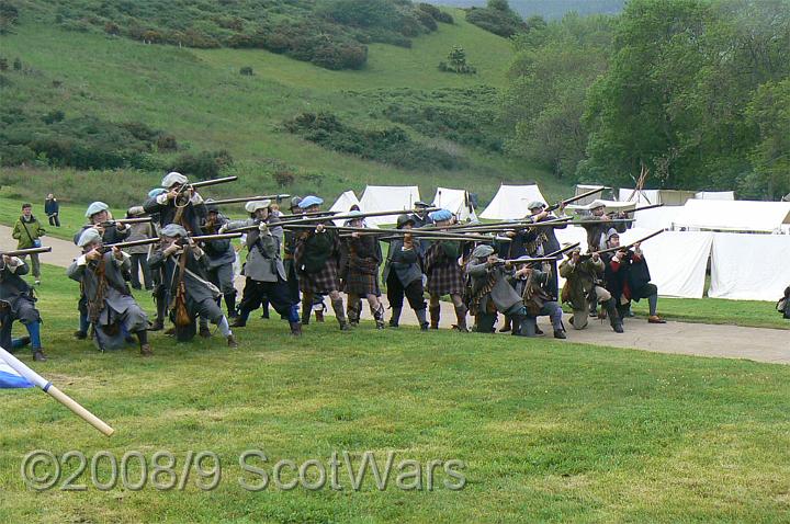 Urquhart-2007-244.jpg - Sealed Knot - Scots BrigadeFrasers, Gordons, O`Cahans and Lachtnans at Urquhart castle, June 2007Credit: Photo taken by Joan Lindsay of Sir William Gordons