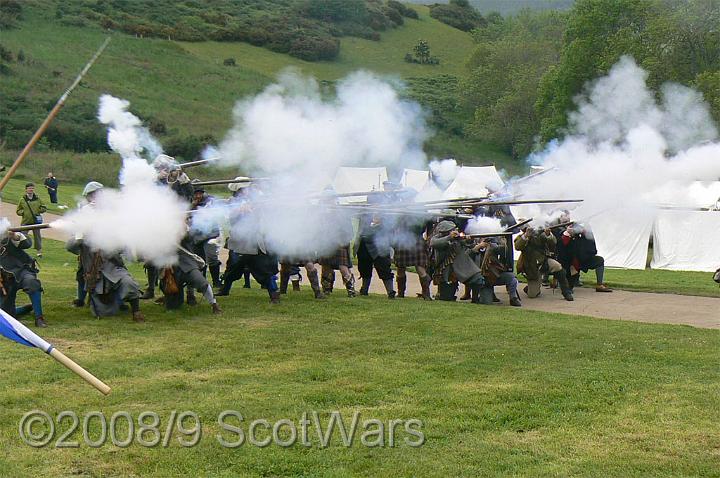 Urquhart-2007-245.jpg - Sealed Knot - Scots BrigadeFrasers, Gordons, O`Cahans and Lachtnans at Urquhart castle, June 2007Credit: Photo taken by Joan Lindsay of Sir William Gordons