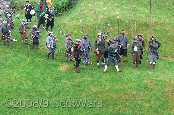 Urquhart-2007-250.jpg - Sealed Knot - Scots BrigadeFrasers, Gordons, O`Cahans and Lachtnans at Urquhart castle, June 2007Credit: Photo taken by Joan Lindsay of Sir William Gordons