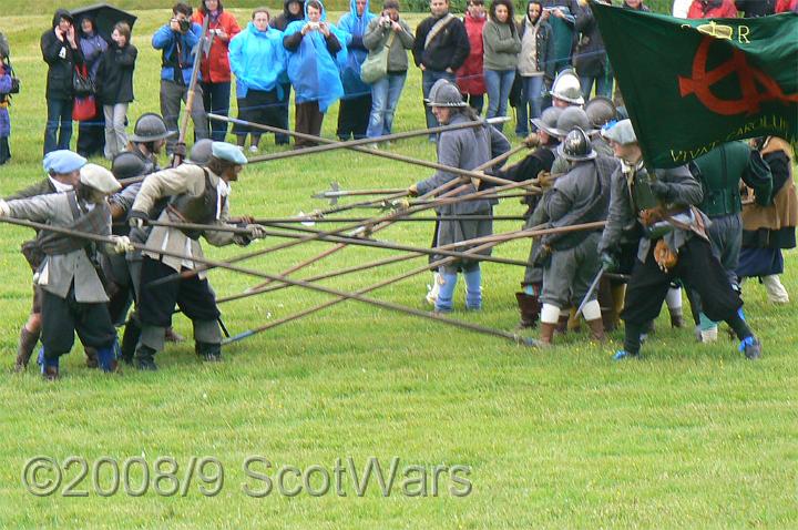 Urquhart-2007-262.jpg - Sealed Knot - Scots BrigadeFrasers, Gordons, O`Cahans and Lachtnans at Urquhart castle, June 2007Credit: Photo taken by Joan Lindsay of Sir William Gordons