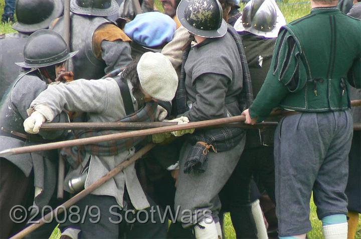 Urquhart-2007-268.jpg - Sealed Knot - Scots BrigadeFrasers, Gordons, O`Cahans and Lachtnans at Urquhart castle, June 2007Credit: Photo taken by Joan Lindsay of Sir William Gordons