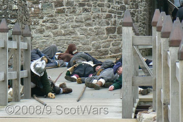 Urquhart-2007-357.jpg - Sealed Knot - Scots BrigadeFrasers, Gordons, O`Cahans and Lachtnans at Urquhart castle, June 2007Credit: Photo taken by Joan Lindsay of Sir William Gordons