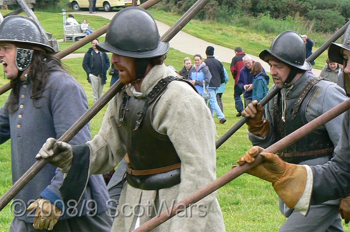 Urquhart-2007-425.jpg - Sealed Knot - Scots BrigadeFrasers, Gordons, O`Cahans and Lachtnans at Urquhart castle, June 2007Credit: Photo taken by Joan Lindsay of Sir William Gordons