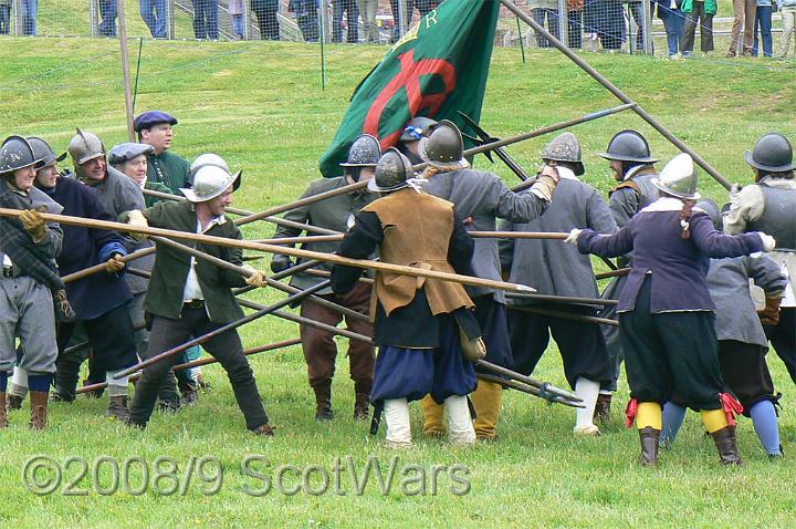 Urquhart-2007-439.jpg - Sealed Knot - Scots BrigadeFrasers, Gordons, O`Cahans and Lachtnans at Urquhart castle, June 2007Credit: Photo taken by Joan Lindsay of Sir William Gordons