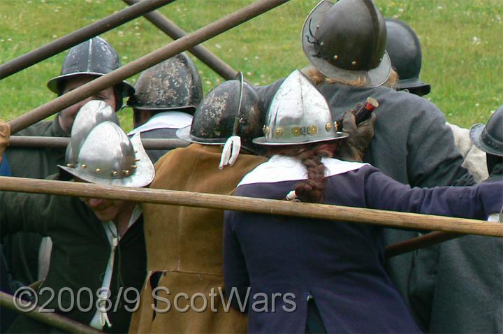 Urquhart-2007-454.jpg - Sealed Knot - Scots BrigadeFrasers, Gordons, O`Cahans and Lachtnans at Urquhart castle, June 2007Credit: Photo taken by Joan Lindsay of Sir William Gordons